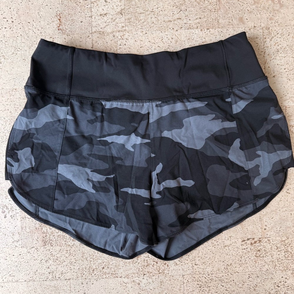 Athleta Small Black/Gray camo shorts